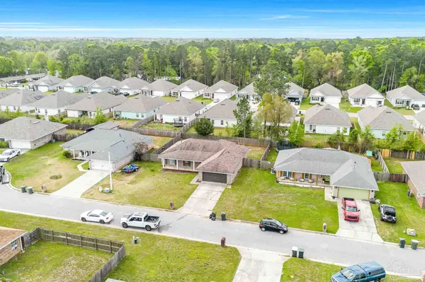 6825 Fort Deposit Dr, Pensacola, FL 32526