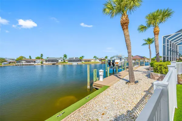 5812 MARINERS WATCH DR, Tampa, FL 33615