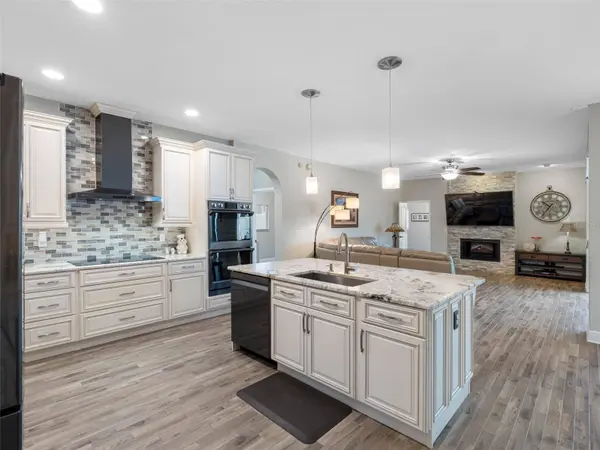 10213 LOCKWOOD PINES LN, Tampa, FL 33635