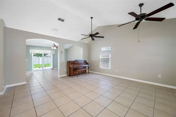 14819 REDCLIFF DR, Tampa, FL 33625