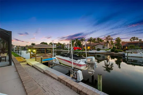 4826 LONGWATER WAY, Tampa, FL 33615