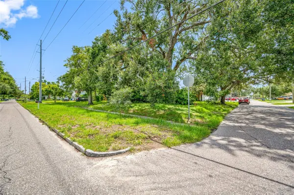 2208 N LINCOLN AVE, Tampa, FL 33607