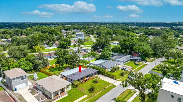 2121 W FARWELL DR, Tampa, FL 33603