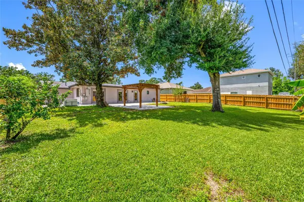 2121 W FARWELL DR, Tampa, FL 33603
