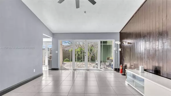 12031 SW 110th St Cir E, Miami, FL 33186