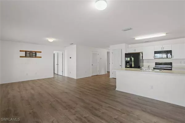 3622 NE 14th PL, Cape Coral, FL 33909