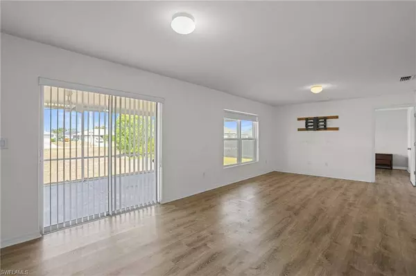 3622 NE 14th PL, Cape Coral, FL 33909