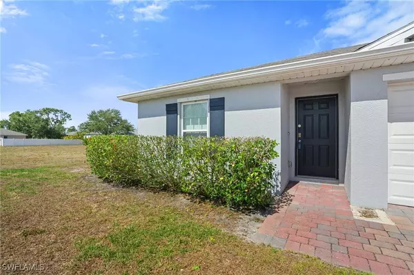3622 NE 14th PL, Cape Coral, FL 33909