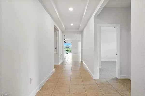 3731 NW 44th PL, Cape Coral, FL 33993