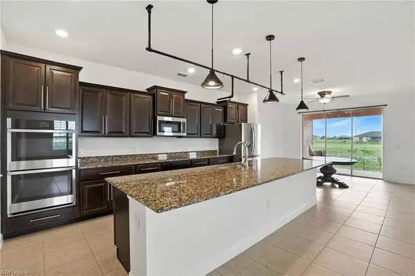 3731 NW 44th PL, Cape Coral, FL 33993