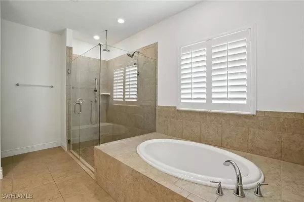 3731 NW 44th PL, Cape Coral, FL 33993