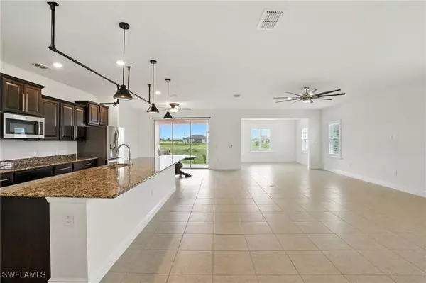 3731 NW 44th PL, Cape Coral, FL 33993