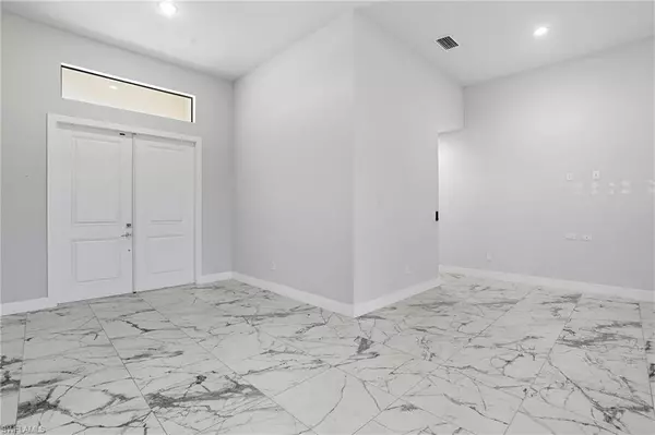 2314 NW 33rd PL, Cape Coral, FL 33993