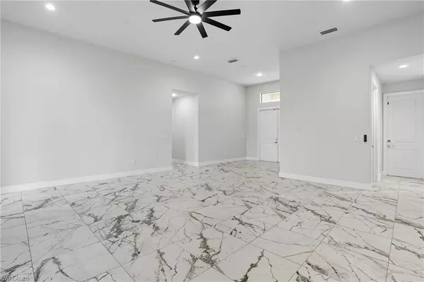 2314 NW 33rd PL, Cape Coral, FL 33993