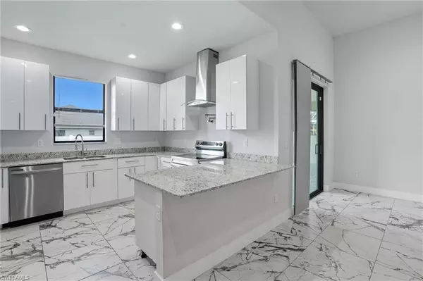 2314 NW 33rd PL, Cape Coral, FL 33993