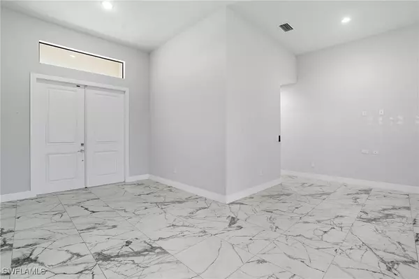 2314 NW 33rd PL, Cape Coral, FL 33993