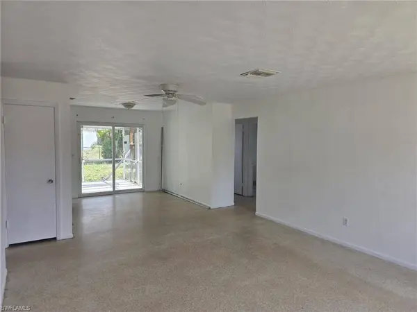 33 Broadway CIR, Fort Myers, FL 33901