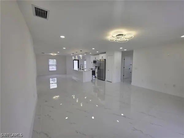 1918 NW 21st TER, Cape Coral, FL 33993