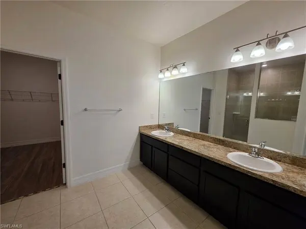 318 SE 5th PL, Cape Coral, FL 33990