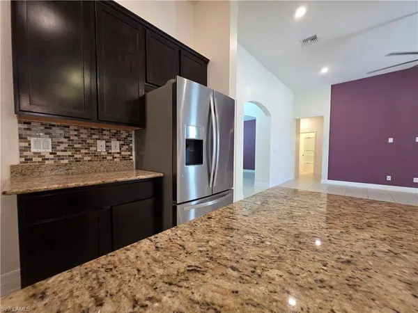 318 SE 5th PL, Cape Coral, FL 33990