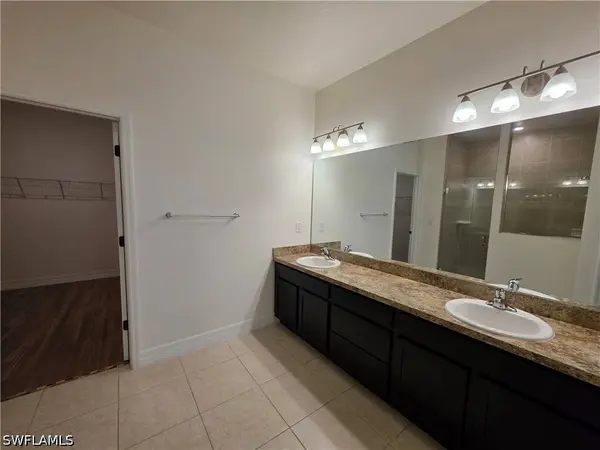 318 SE 5th PL, Cape Coral, FL 33990