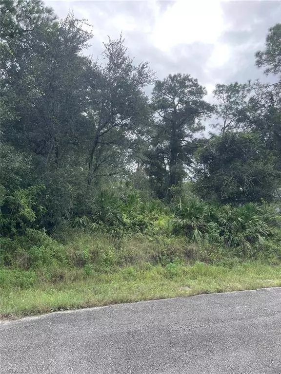 1918 Roosevelt AVE, Lehigh Acres, FL 33972