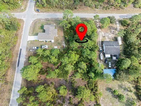 921 Moore AVE, Lehigh Acres, FL 33972