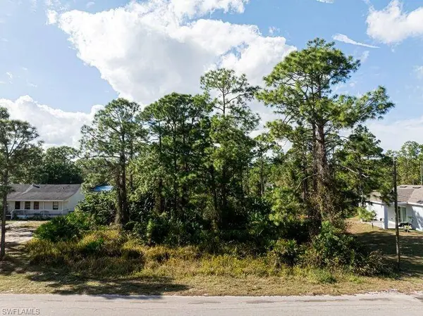 921 Moore AVE, Lehigh Acres, FL 33972