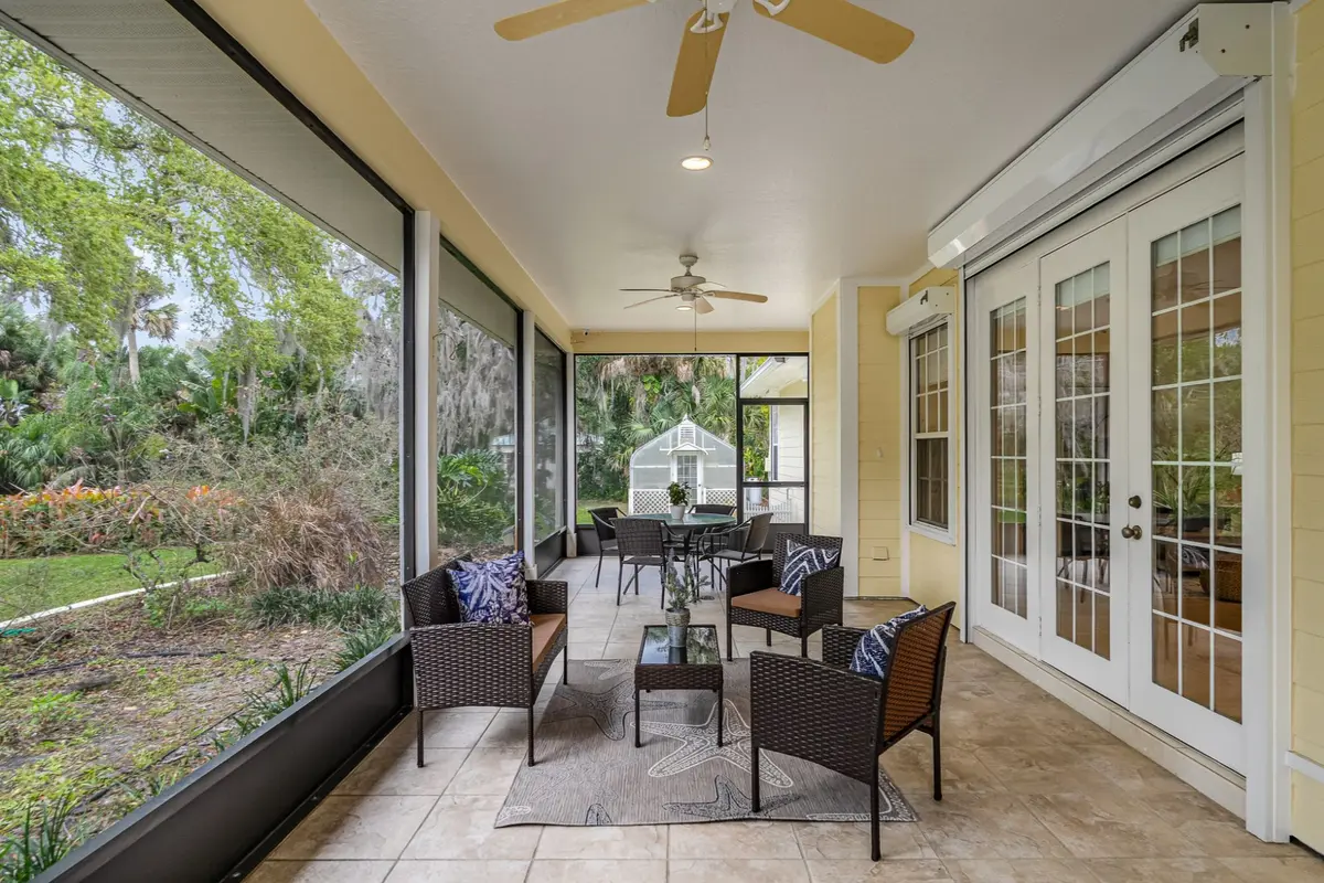 Luxury home outdoor patio in Melbourne, Florida