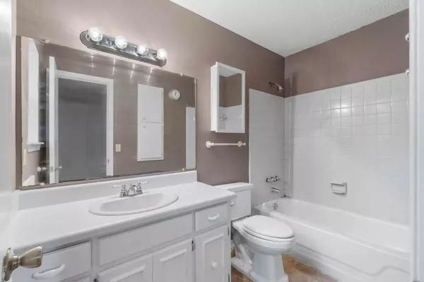 6476 Oakcrest Road, Milton, FL 32570