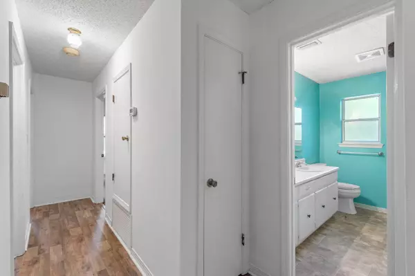 6476 Oakcrest Road, Milton, FL 32570