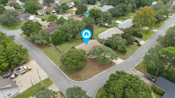 2738 Beacon CT, Navarre, FL 32566