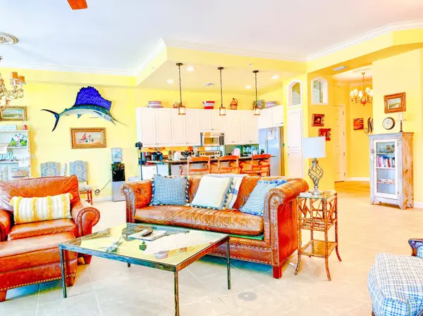 7505 Thomas DR #PH 121G, Panama City Beach, FL 32408