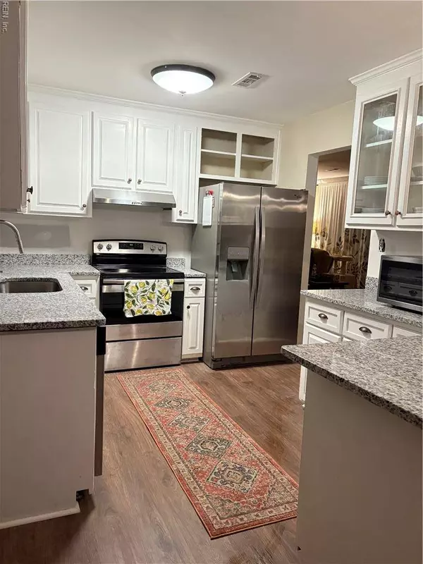 175 Windsor Castle DR, Newport News, VA 23608