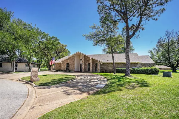 713 Havenwood Lane S, Fort Worth, TX 76112