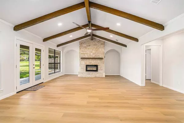 713 Havenwood Lane S, Fort Worth, TX 76112