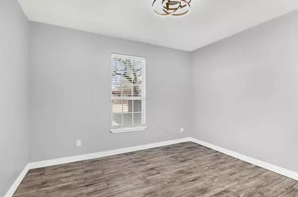 1004 S Sargent Street, Fort Worth, TX 76105