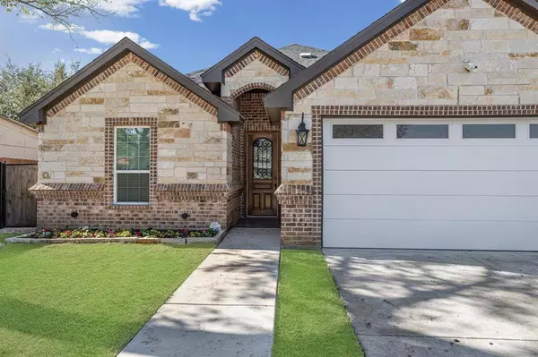 1004 S Sargent Street, Fort Worth, TX 76105