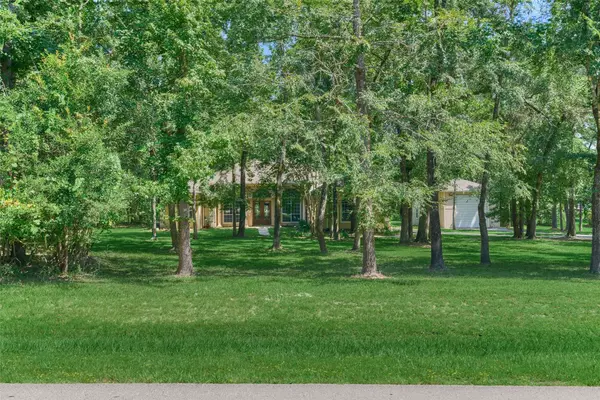 10506 Crestwater CIR, Magnolia, TX 77354