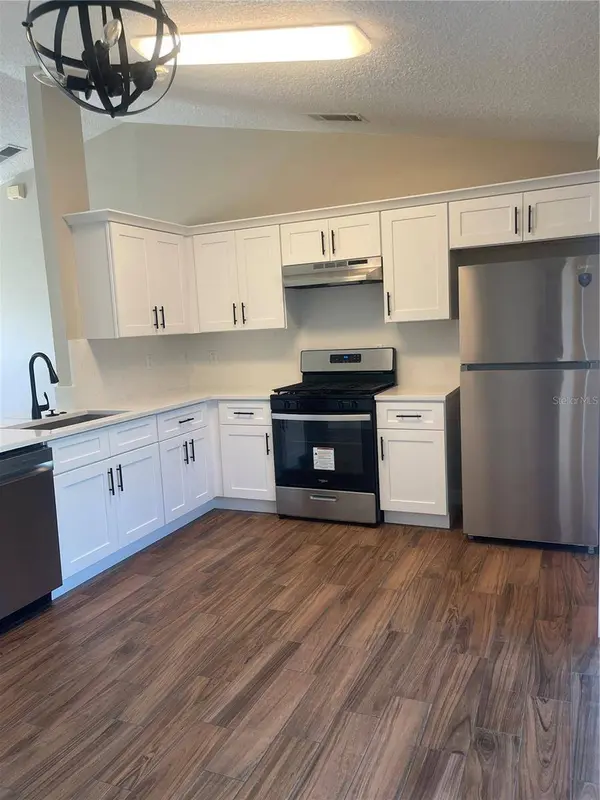 18 STARLING DR, Daytona Beach, FL 32117