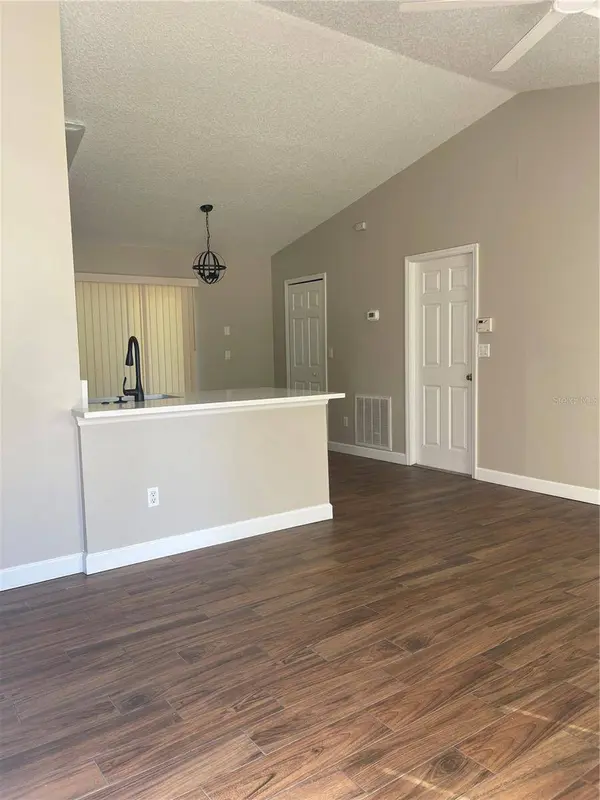 18 STARLING DR, Daytona Beach, FL 32117