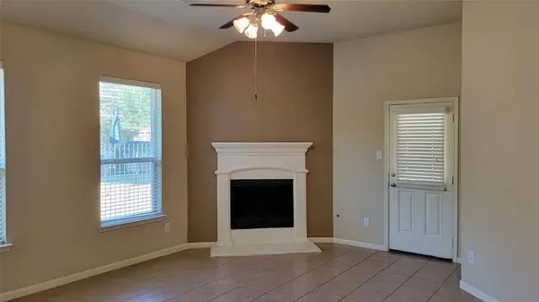 122 Black Swan PL, Magnolia, TX 77354
