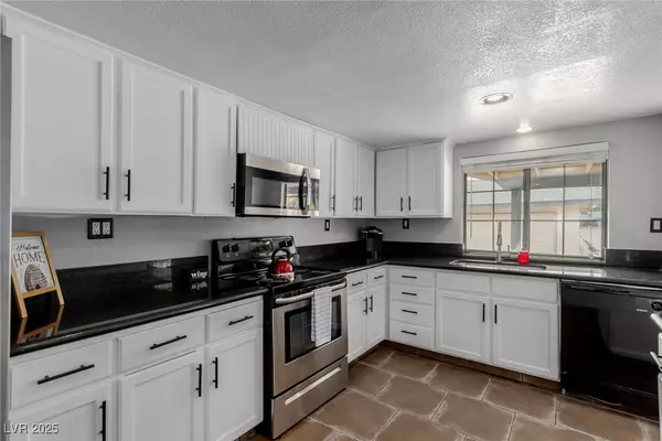 5905 Paseo Montana, Las Vegas, NV 89108