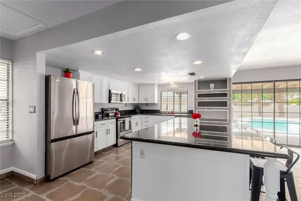 5905 Paseo Montana, Las Vegas, NV 89108