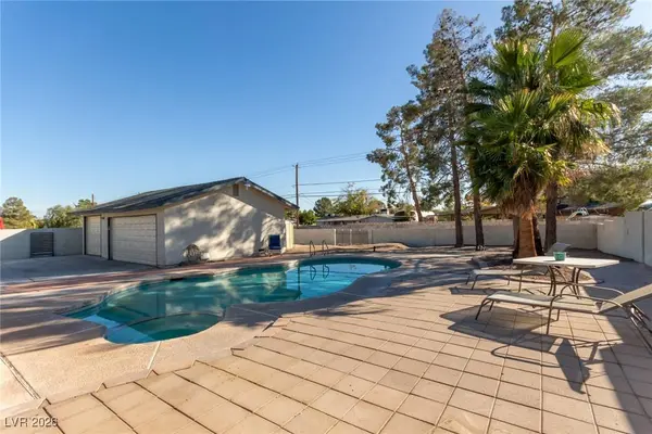 5905 Paseo Montana, Las Vegas, NV 89108