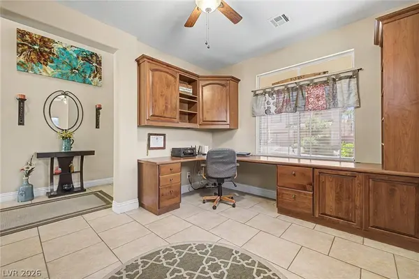 64 Mesa Rivera ST, Henderson, NV 89012