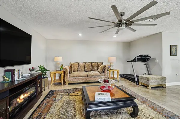 121 MAYFIELD DR, Sanford, FL 32771