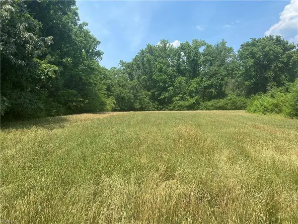 1916 Land Of Promise RD, Chesapeake, VA 23322