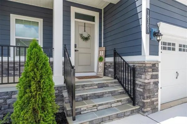 18301 Cherry Oak TRL, Moseley, VA 23120