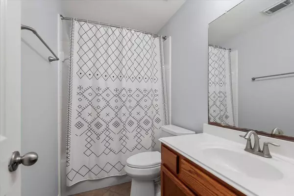 8215 Hayden Cove DR, Tomball, TX 77375